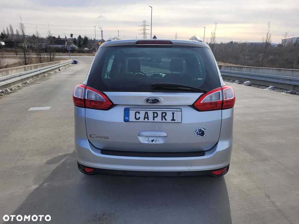 Ford Grand C-MAX - 22