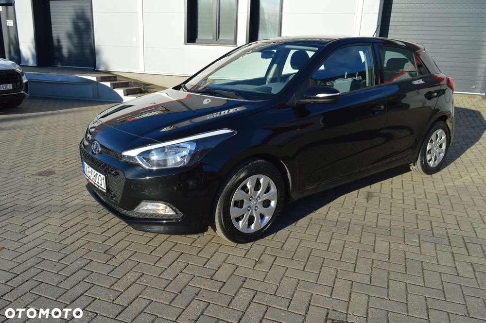 Hyundai i20 blue 1.2 - 6