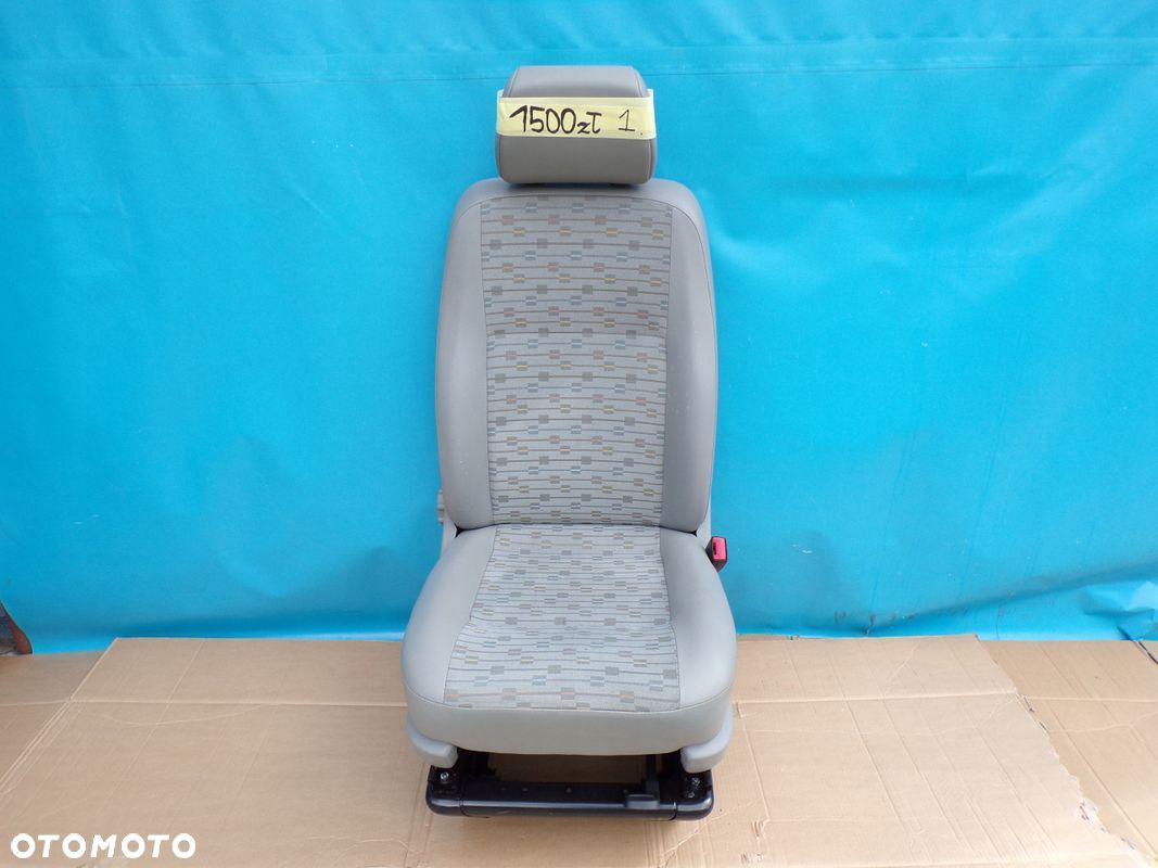 VW T5 Transporter 10- FOTEL PRZÓD PRAWY PALACE - 1
