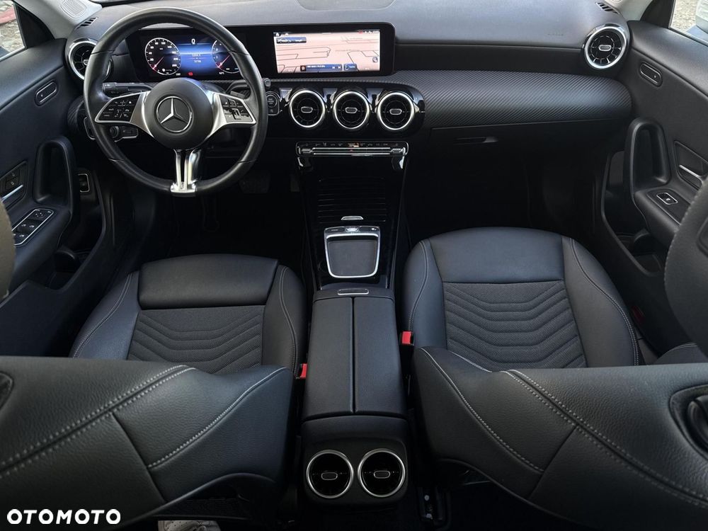 Mercedes-Benz CLA - 16