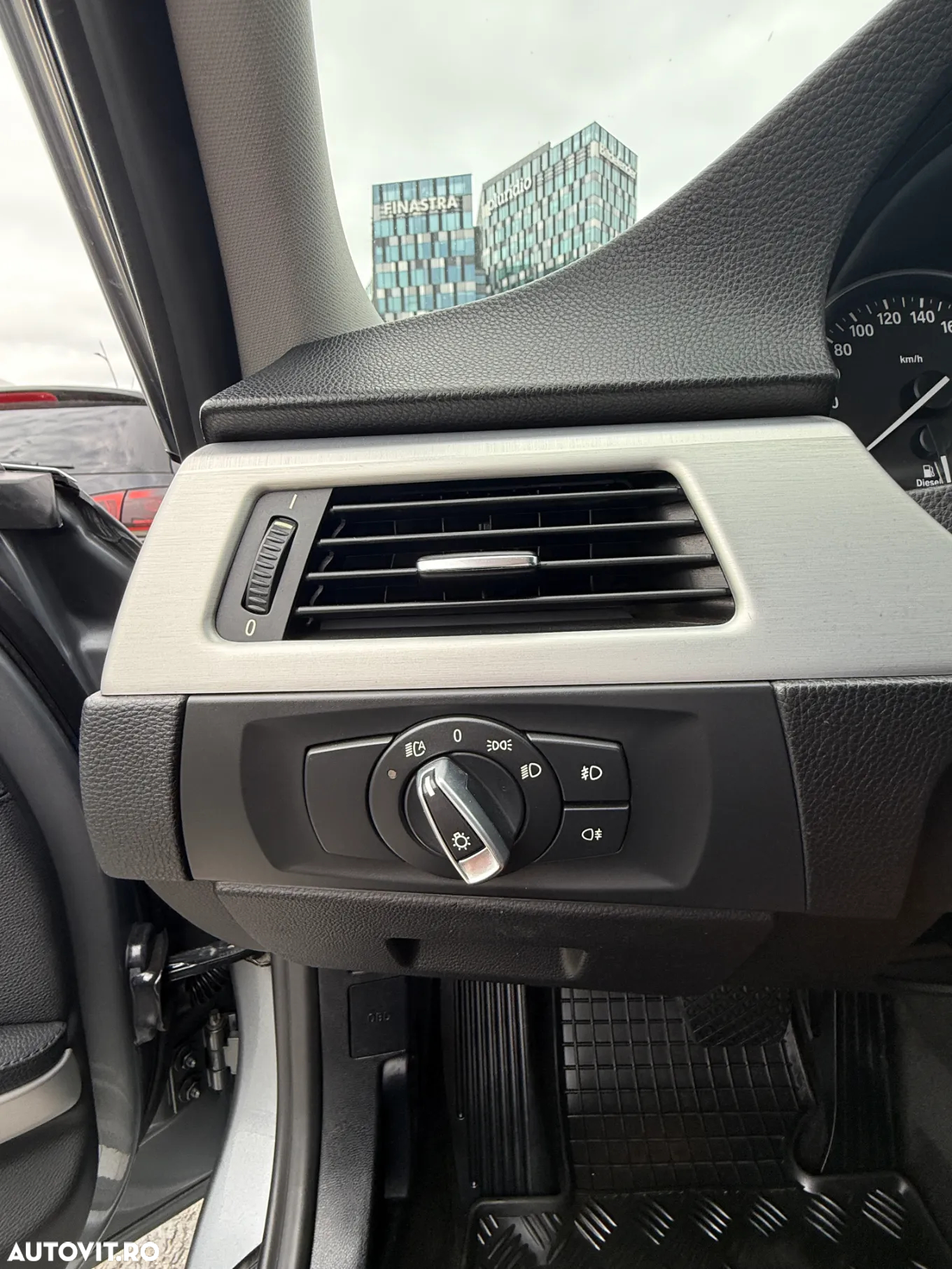BMW Seria 3 - 26