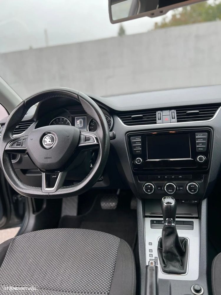 Skoda Octavia Break 1.6 TDi Ambition DSG - 11