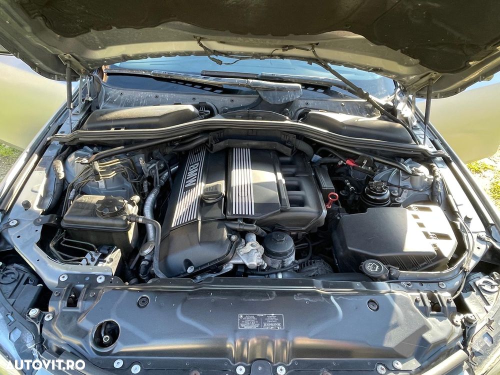 BMW Seria 5 520i - 8