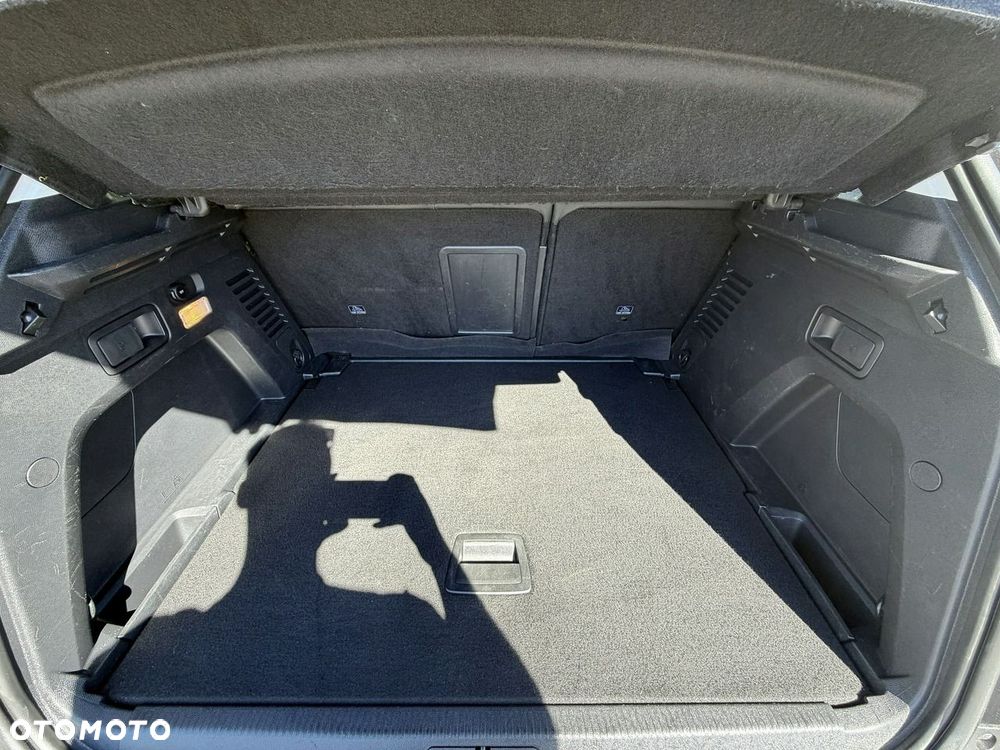Peugeot 3008 1.5 BlueHDi Allure S&S EAT8 - 21