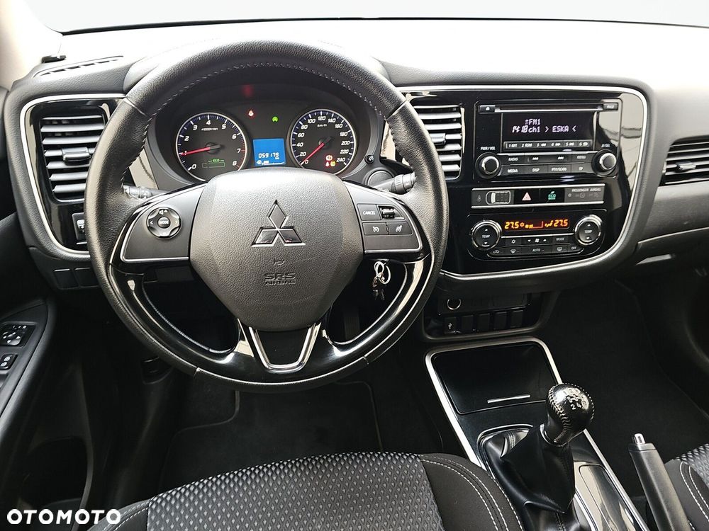 Mitsubishi Outlander - 12