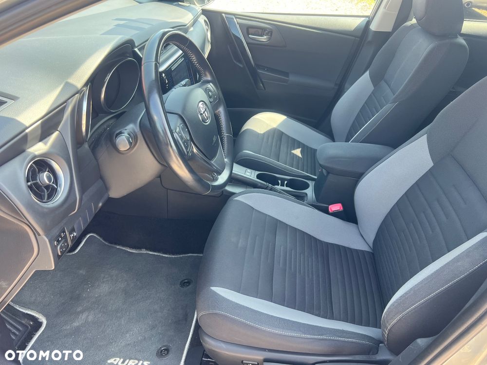 Toyota Auris - 5