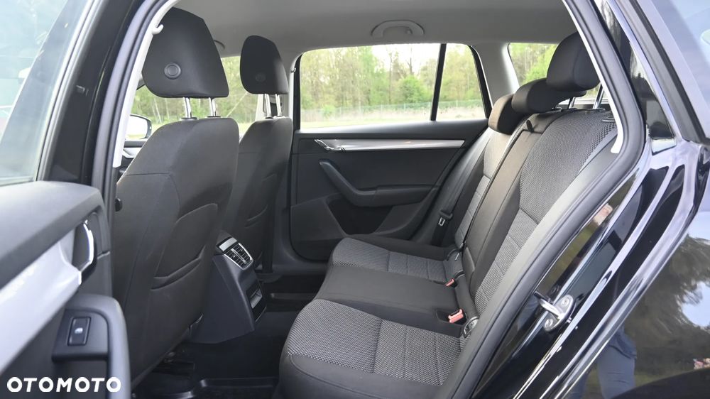 Skoda Octavia 1.6 TDI Ambition - 8