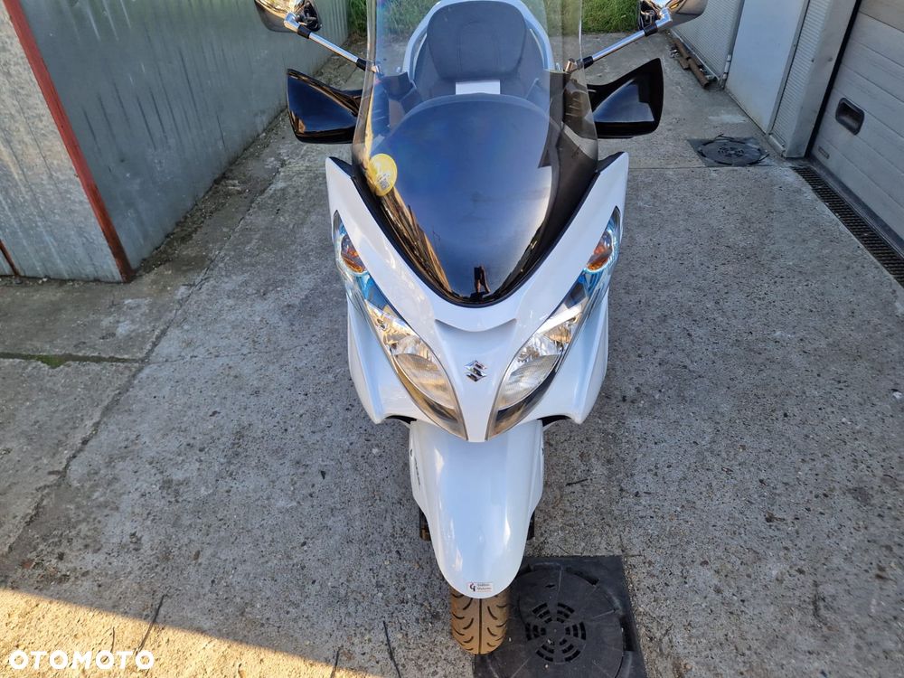 Suzuki Burgman - 4