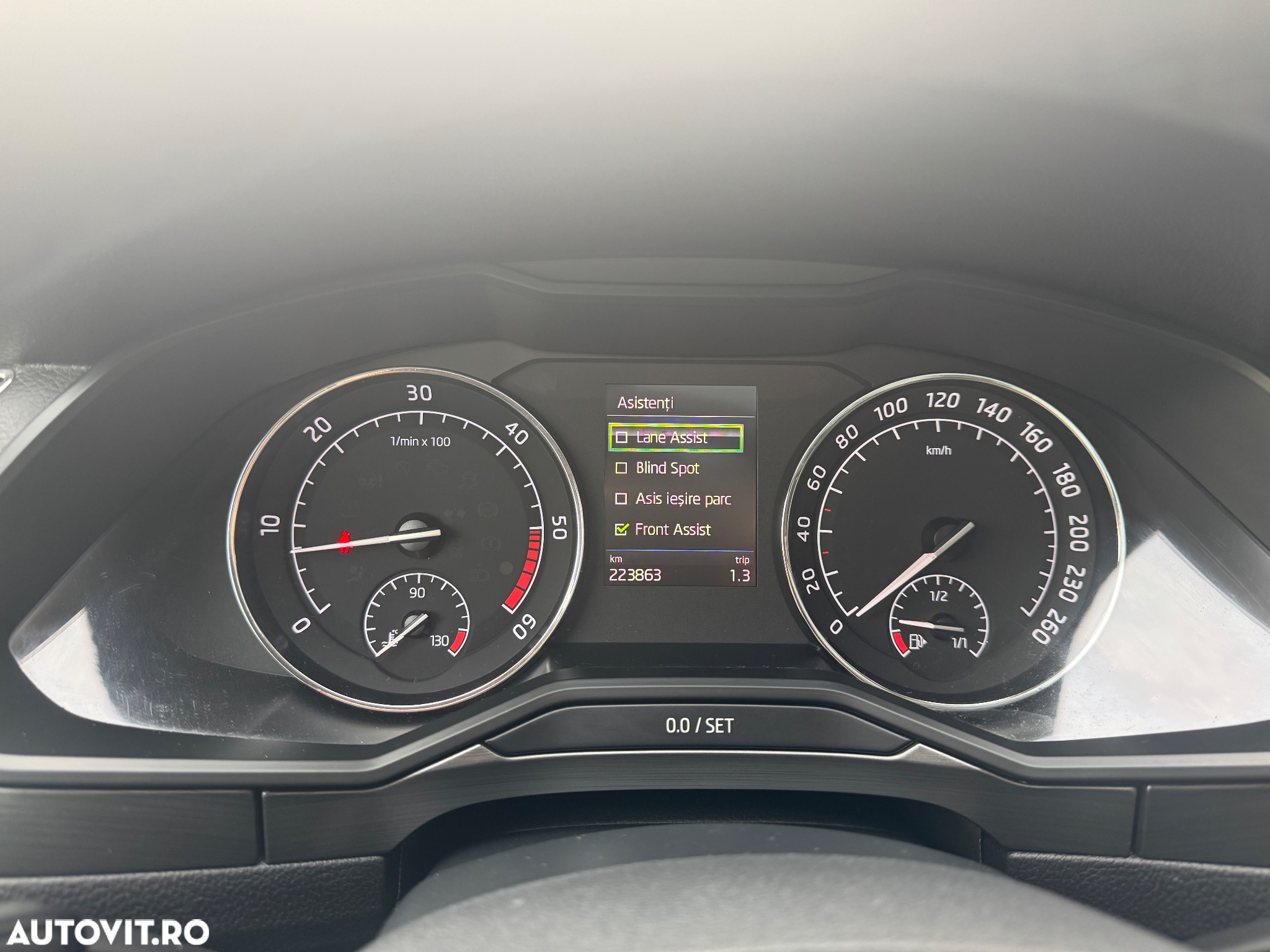 Skoda Superb Combi 2.0 TDI DSG Premium Edition - 19