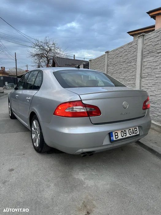 Skoda Superb 1.6 TDI GreenLine - 4