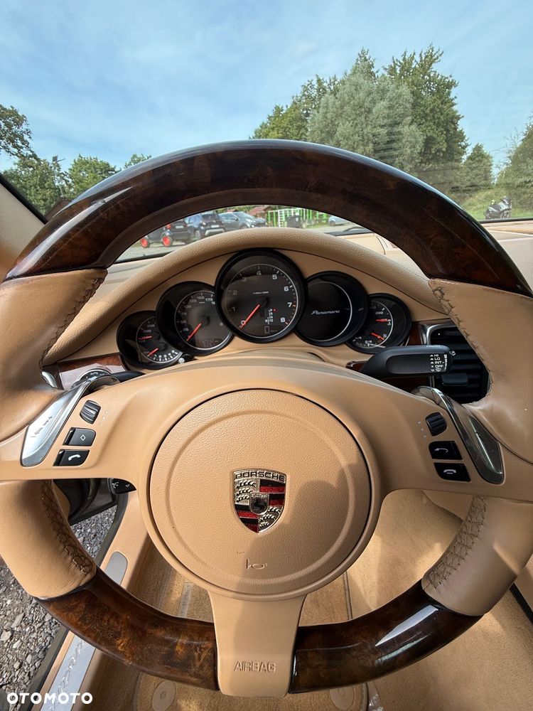 Porsche Panamera Platinum Edition PDK - 16