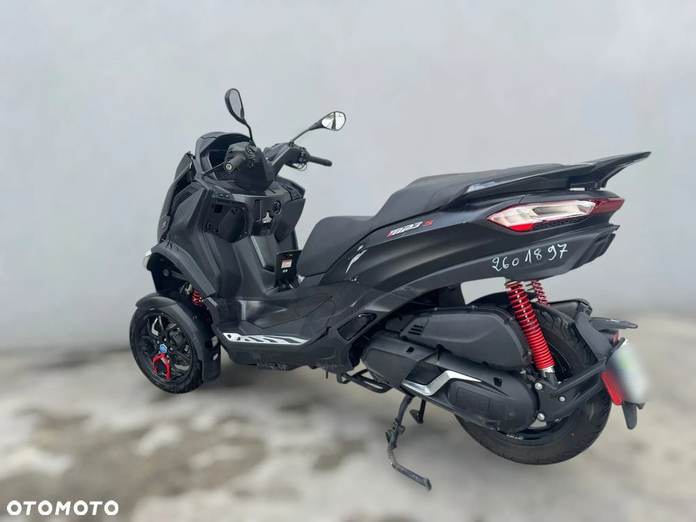 Piaggio MP-3 - 4