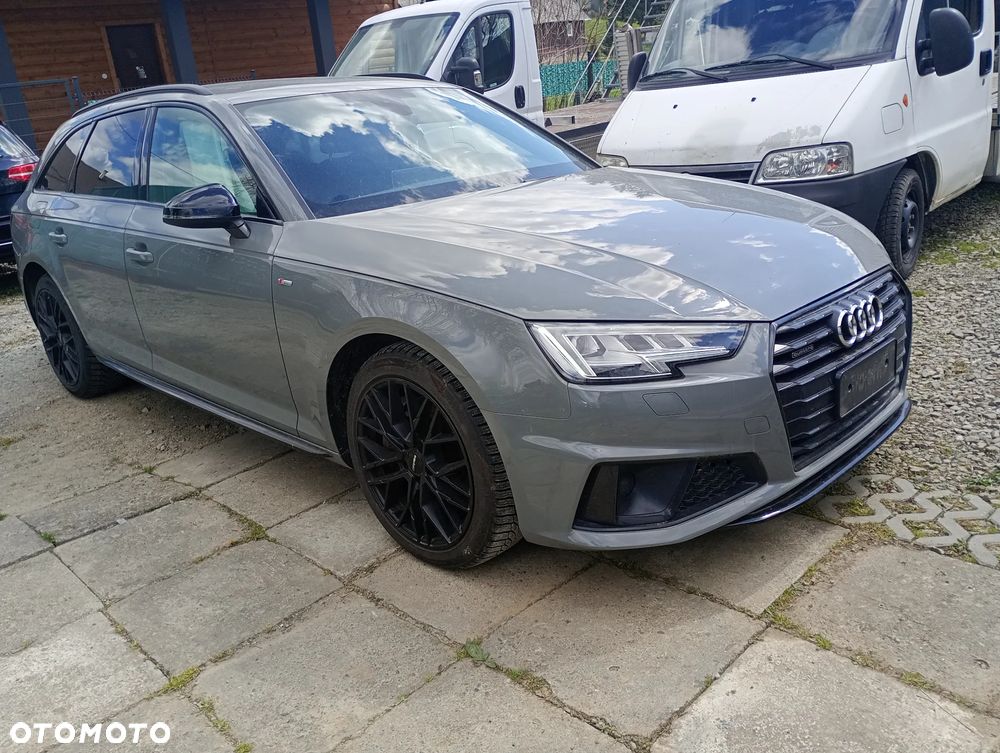 Audi A4 Avant 45 TFSI quattro S tronic S line - 1