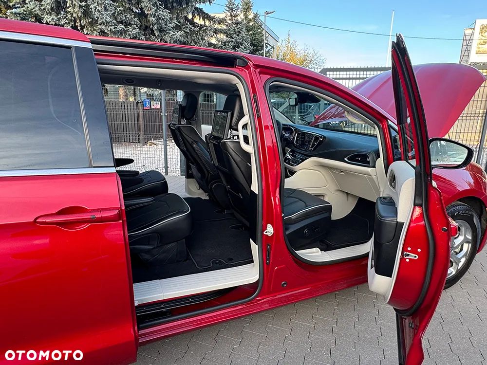 Chrysler Pacifica - 23