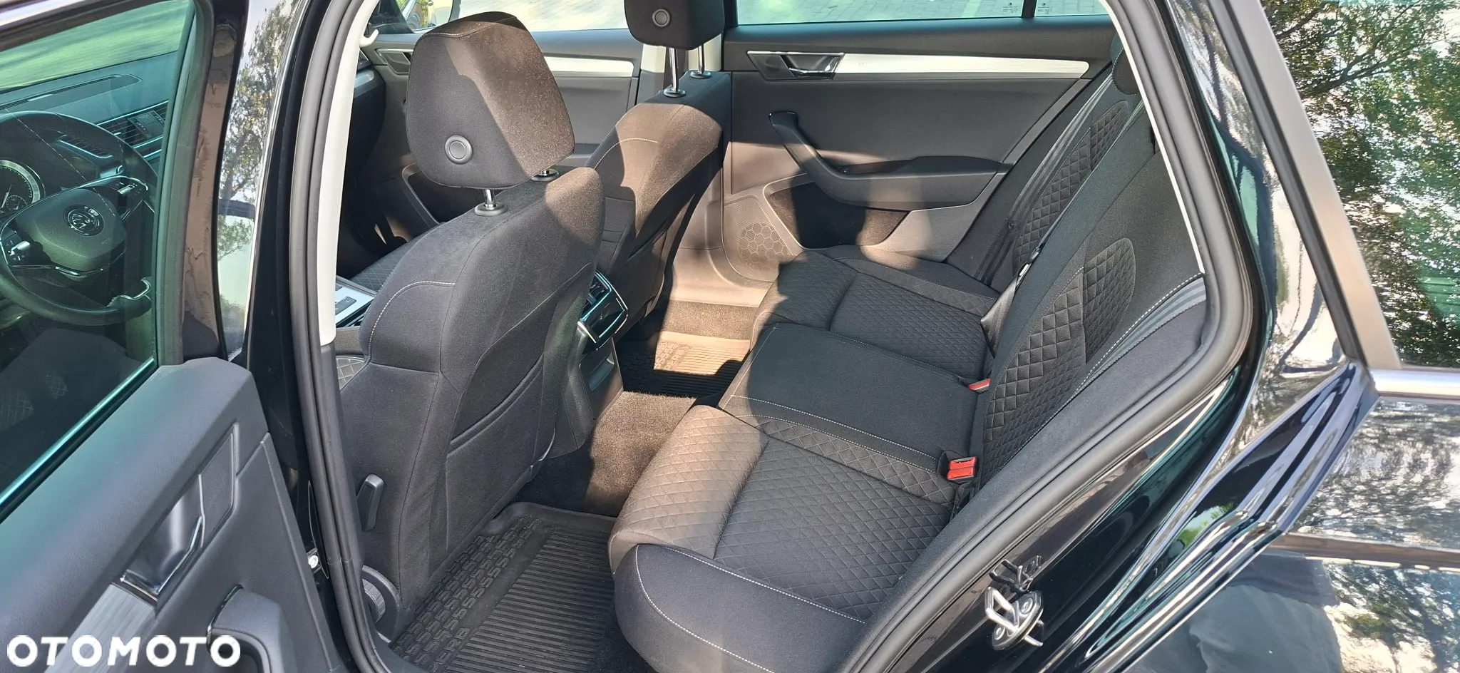 Skoda Superb 2.0 TDI SCR Ambition DSG - 10