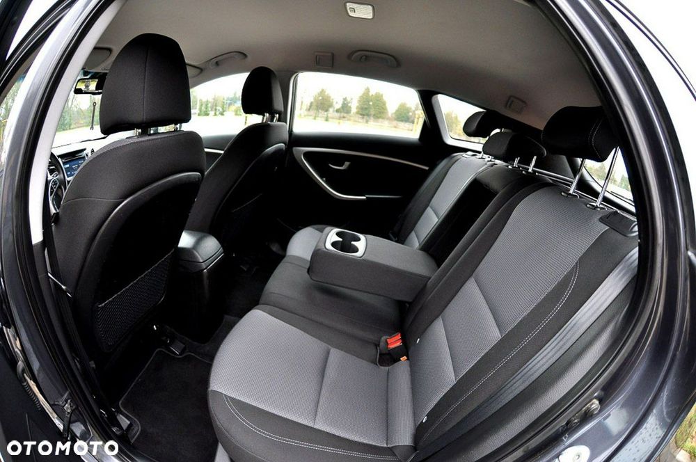 Hyundai i30 1.6 CRDi BlueDrive Premium - 8