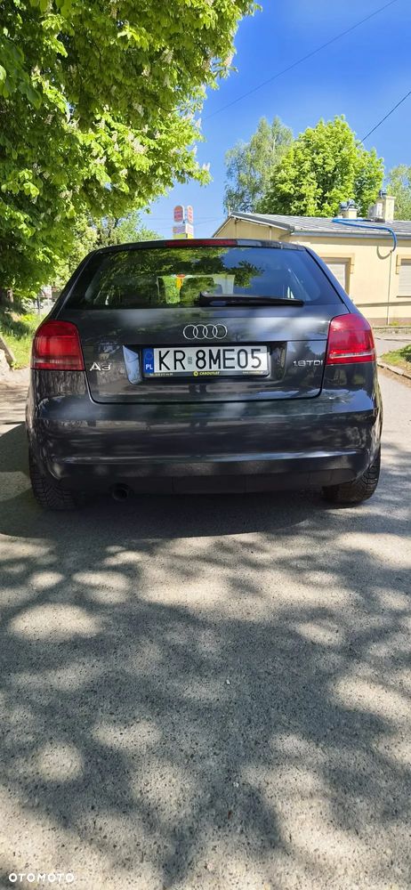 Audi A3 3-drzwiowe 1.6 TDI DPF Attraction - 6