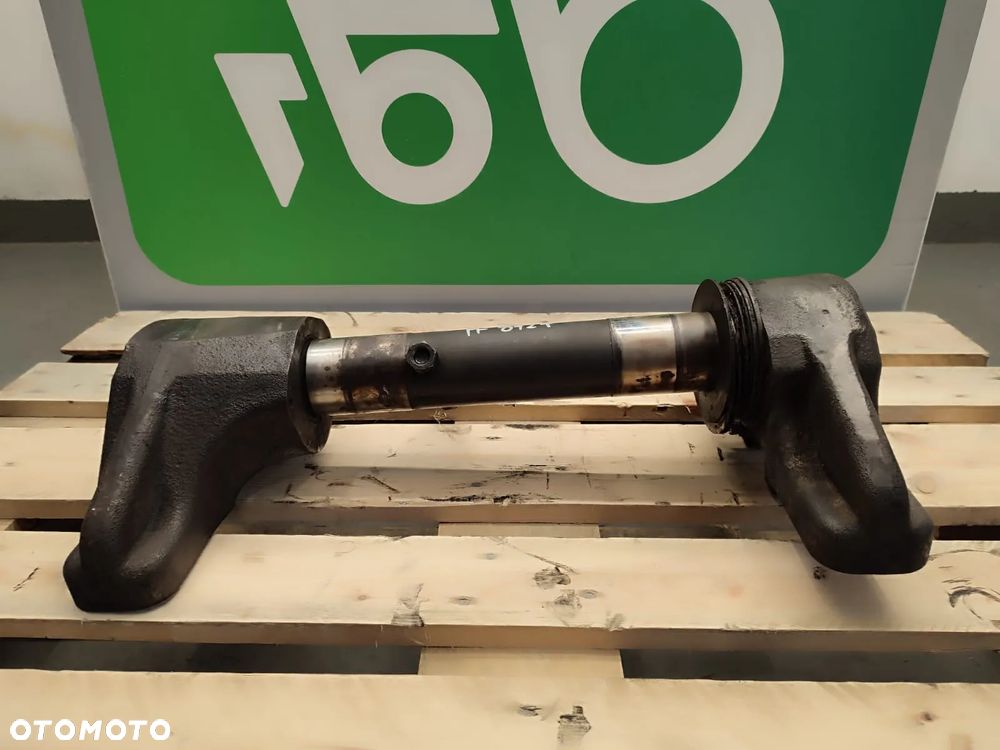 Wspornik osi przedniej 4276006 MASSEY FERGUSON 8727 - 5