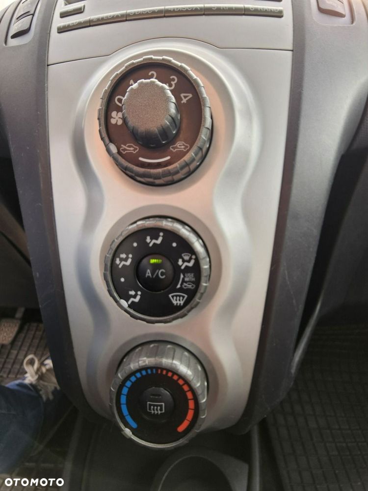 Toyota Yaris 1.3 VVT-i Luna - 28