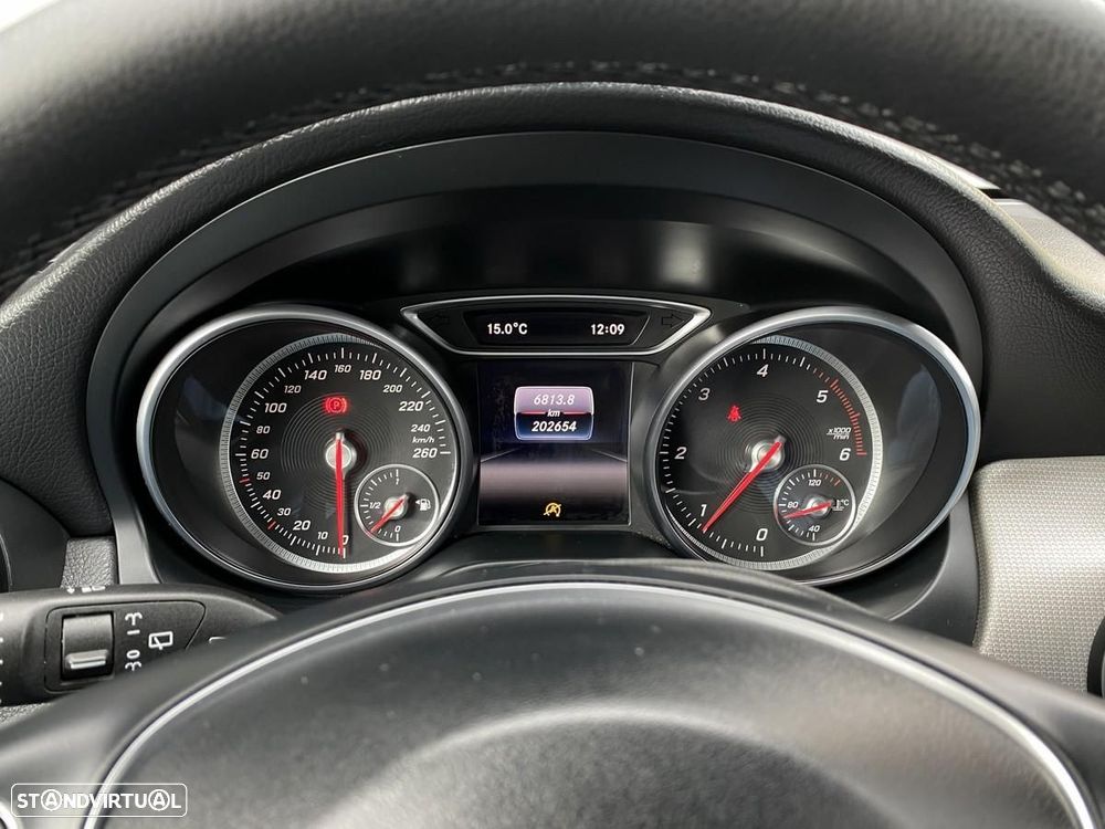 Mercedes-Benz CLA 180 d Shooting Brake Urban - 20