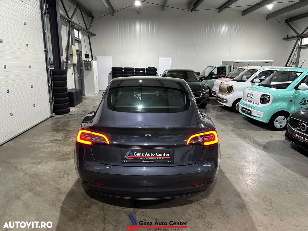 Tesla Model 3 Standard Reichweite Plus Hinterradantrieb - 32