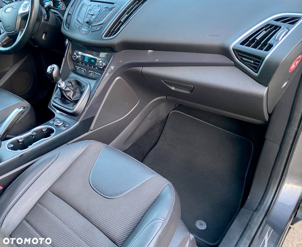 Ford Kuga 1.5 EcoBoost 2x4 Titanium - 7