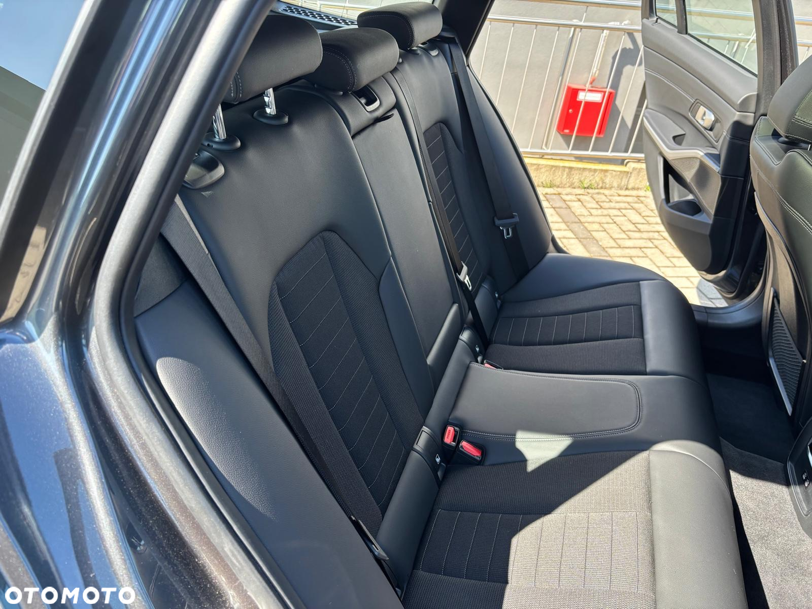 BMW Seria 3 320d Touring - 16