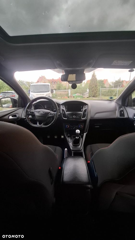 Ford Focus 1.5 EcoBoost STart-Stopp-System ST-LINE - 34
