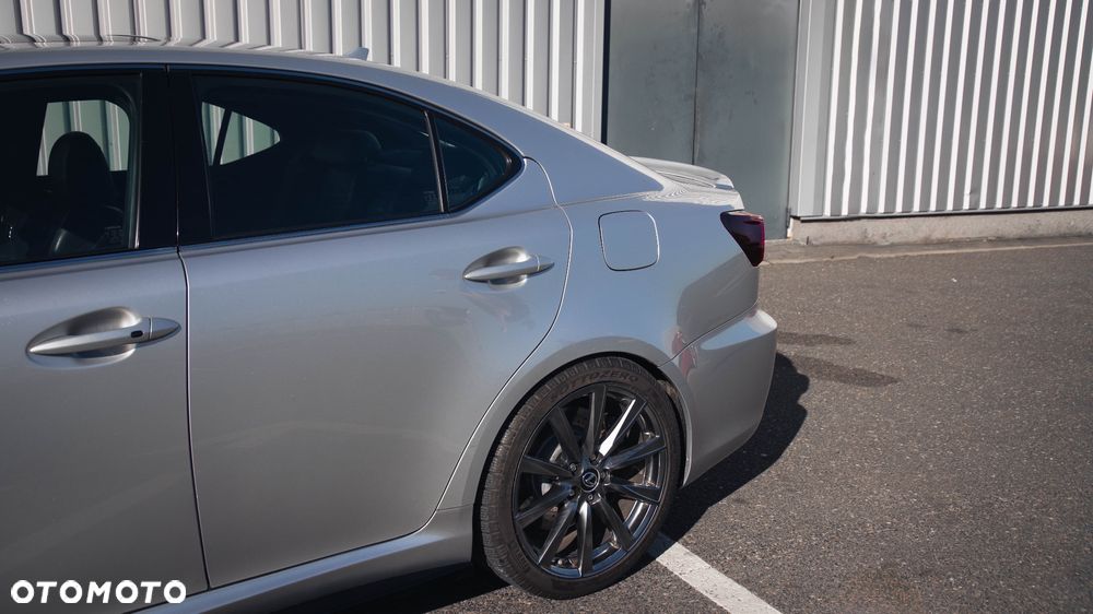 Lexus IS F Sport - 13