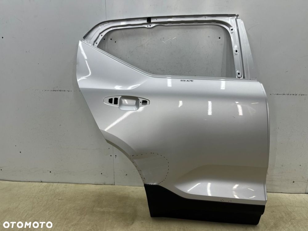Drzwi Volvo XC40 17r.- prawe tylne prawy tył - 1
