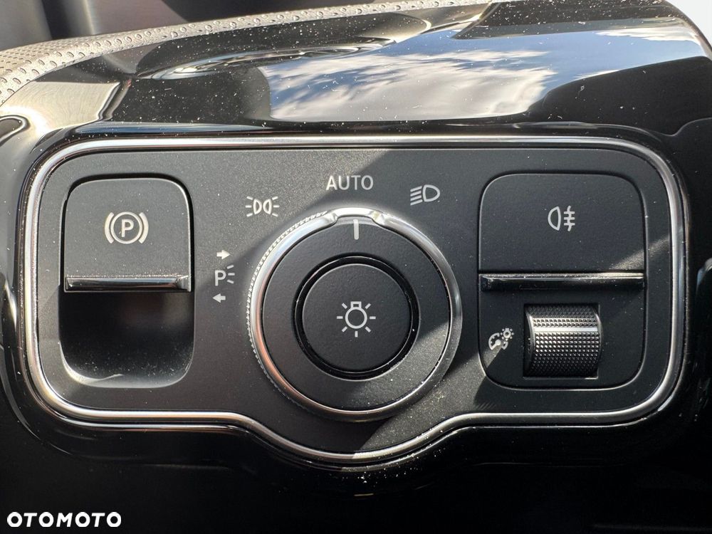 Mercedes-Benz CLA - 25