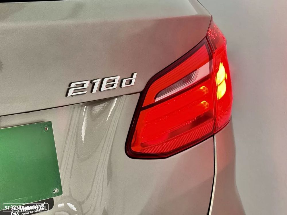 BMW 218 Active Tourer d Line Luxury - 18