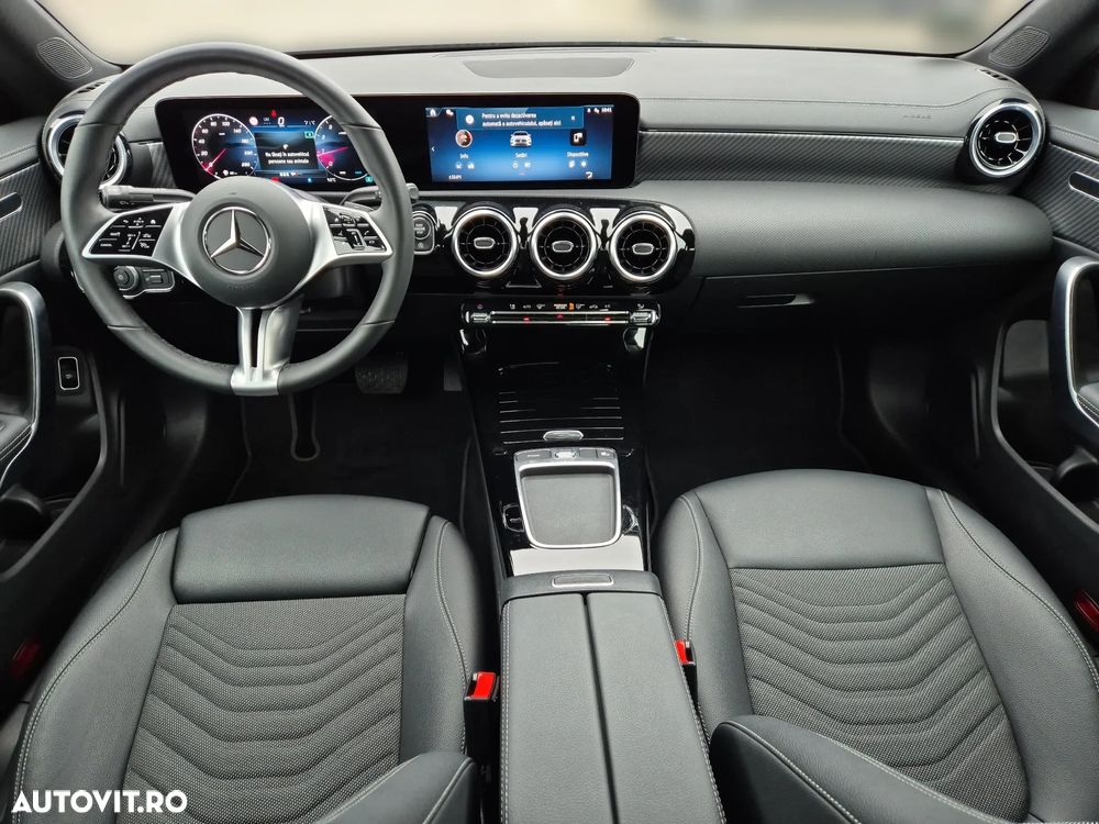 Mercedes-Benz CLA 180 7G-DCT - 19