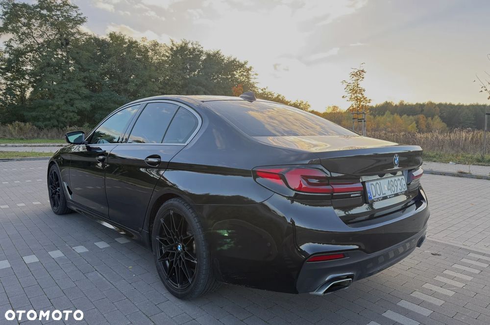 BMW Seria 5 530i xDrive M Sport Edition - 3