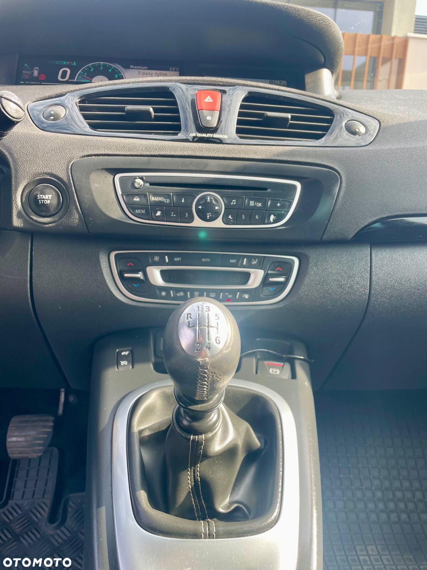 Renault Scenic - 16