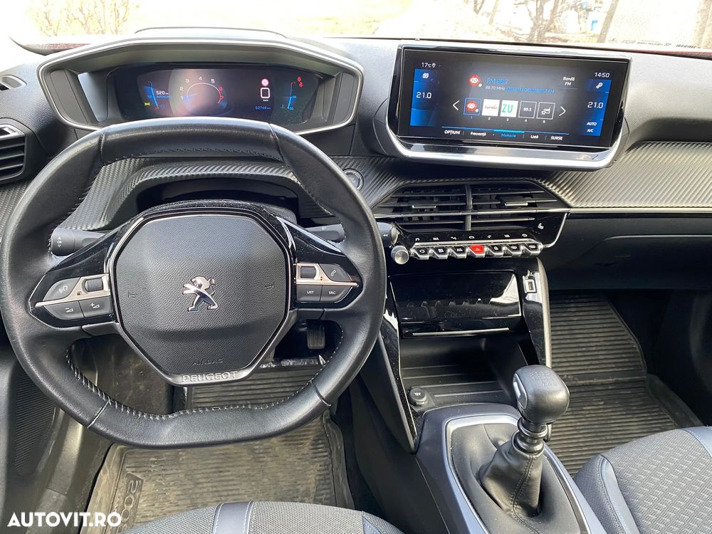 Peugeot 2008 - 8