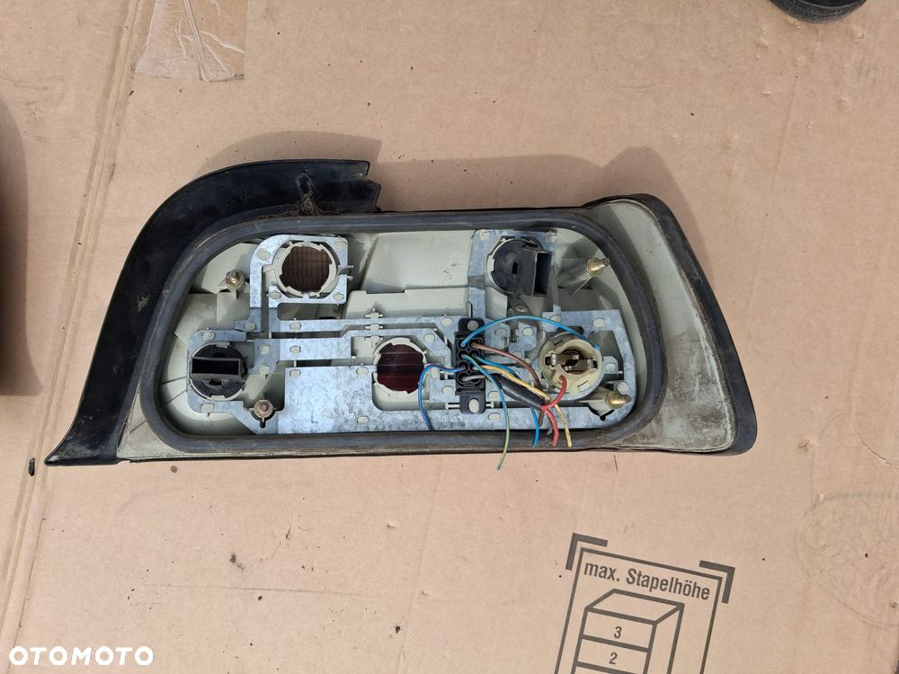 Lampa tył BMW E36 COUPE prawa lewa  1387653    1387654  OE - 13