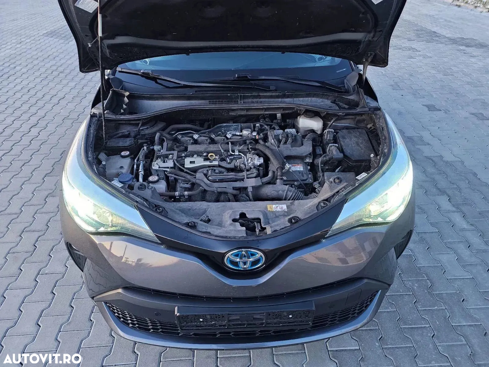 Toyota C-HR 2.0 HSD 184 CP 4x2 CVT C-ult Style bi-tone - 27