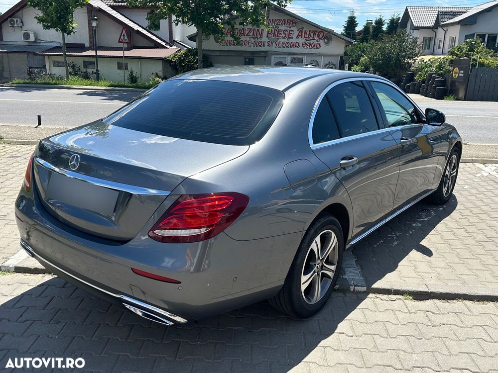 Mercedes-Benz E 220 d 4MATIC Aut. - 4