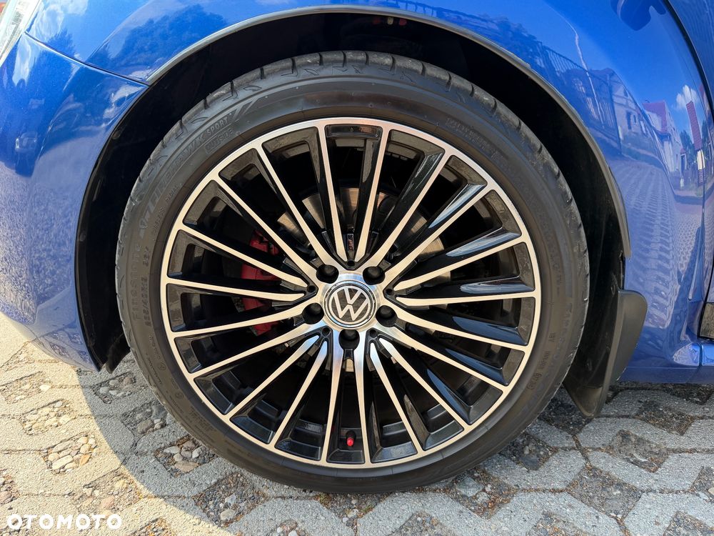 Volkswagen New Beetle - 11