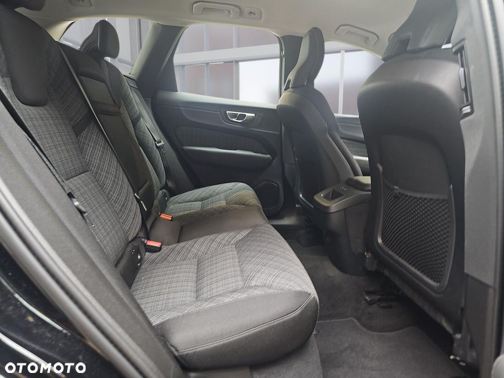 Volvo XC 60 B4 B Essential - 14
