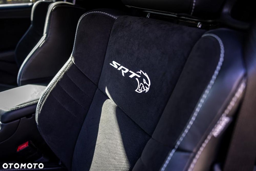 Dodge Challenger - 25