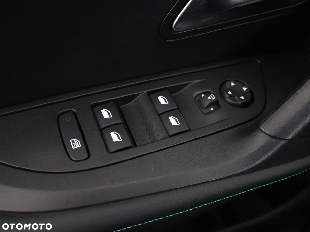 Peugeot 2008 PureTech 100 Allure - 30