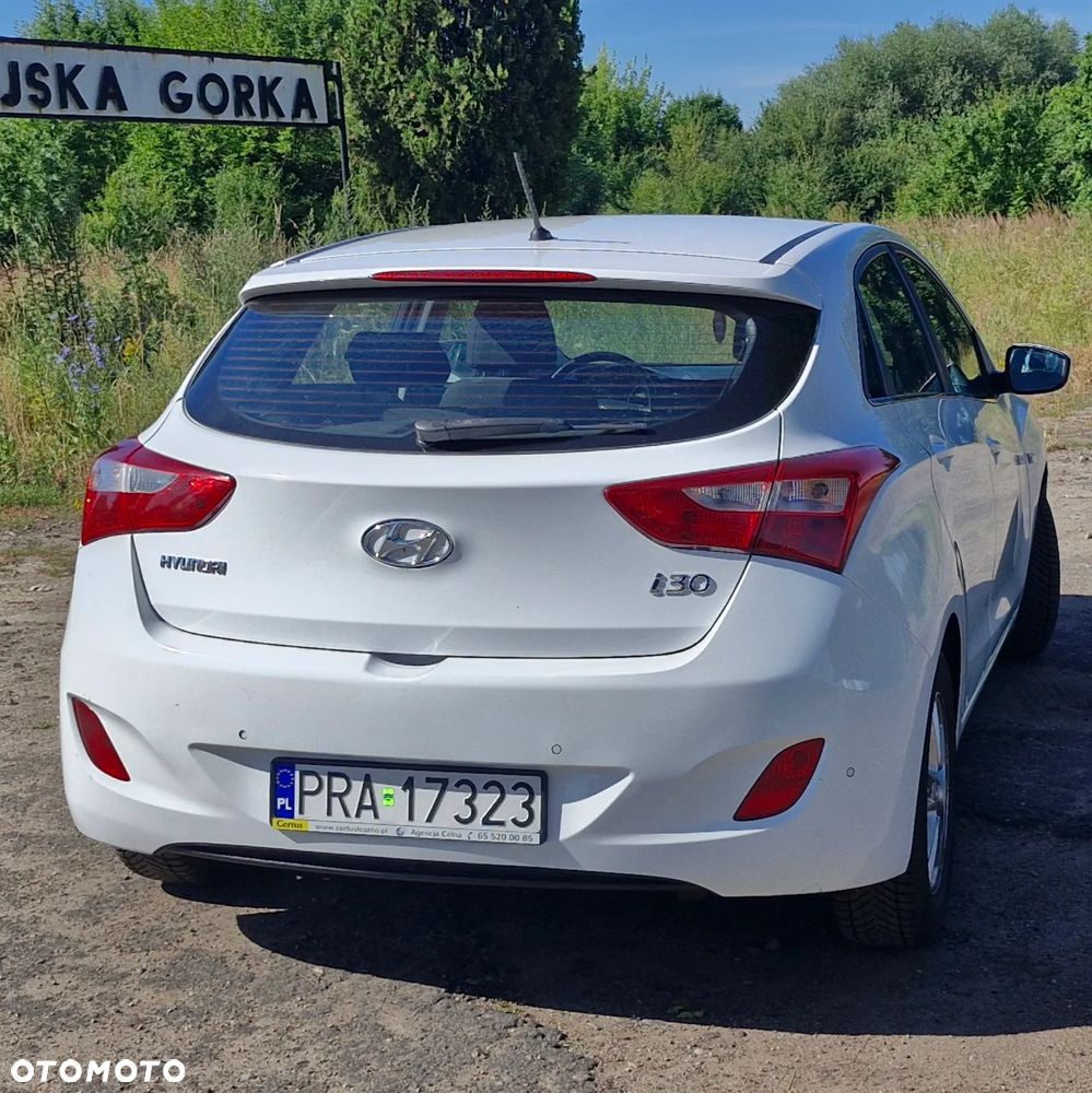 Hyundai i30 blue 1.6 CRDi Trend - 3