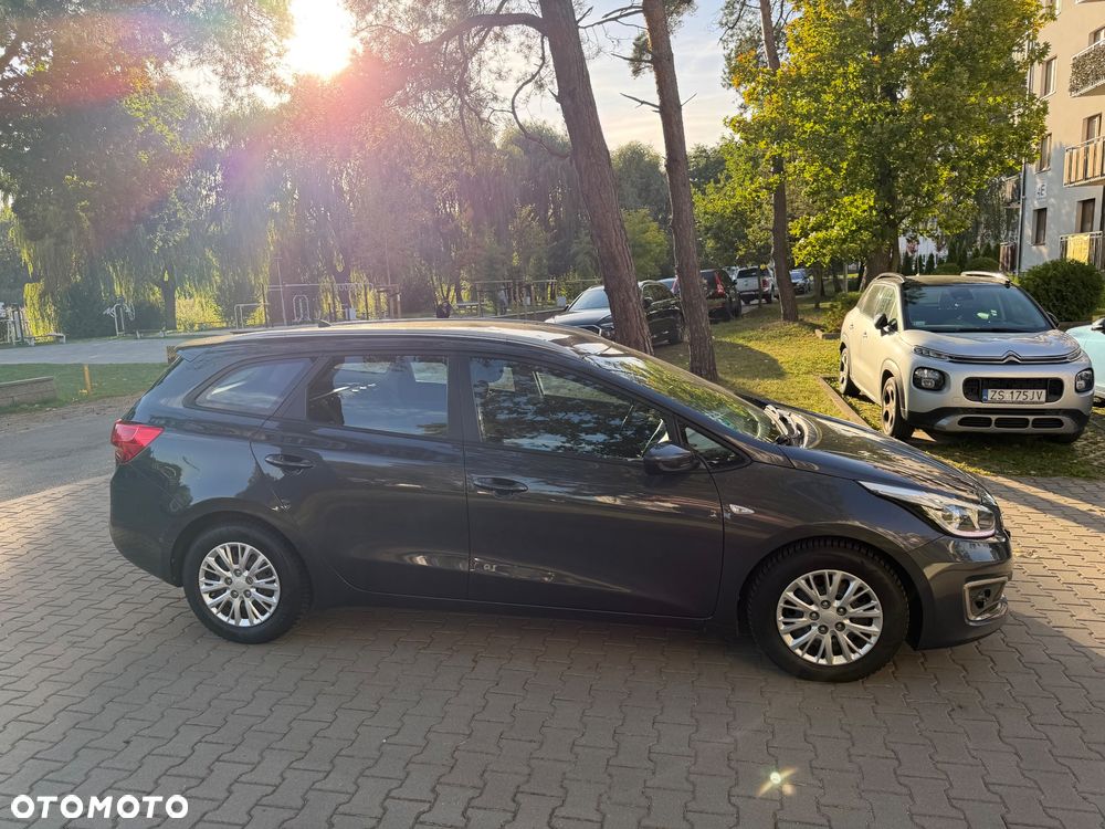 Kia Ceed - 8