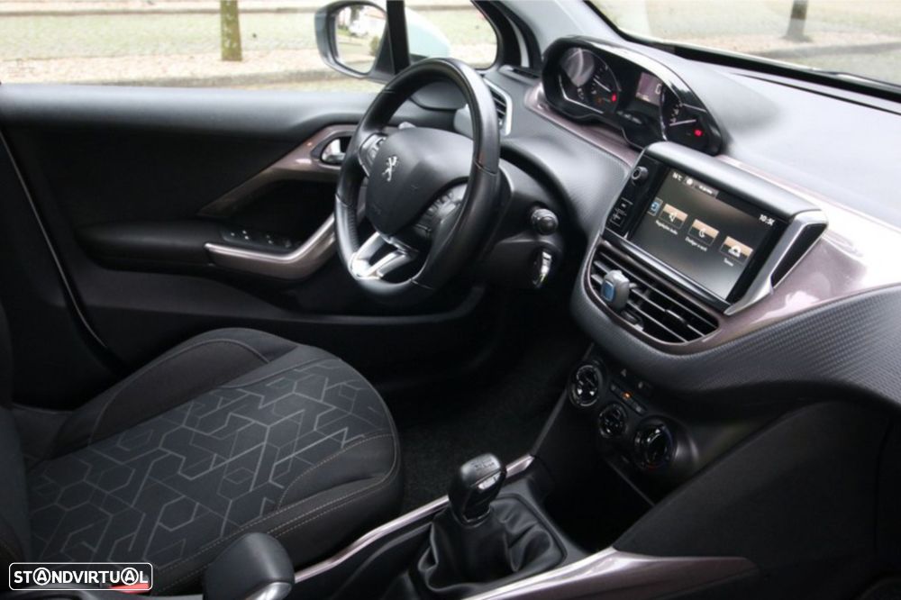 Peugeot 2008 1.4 HDi Allure - 11