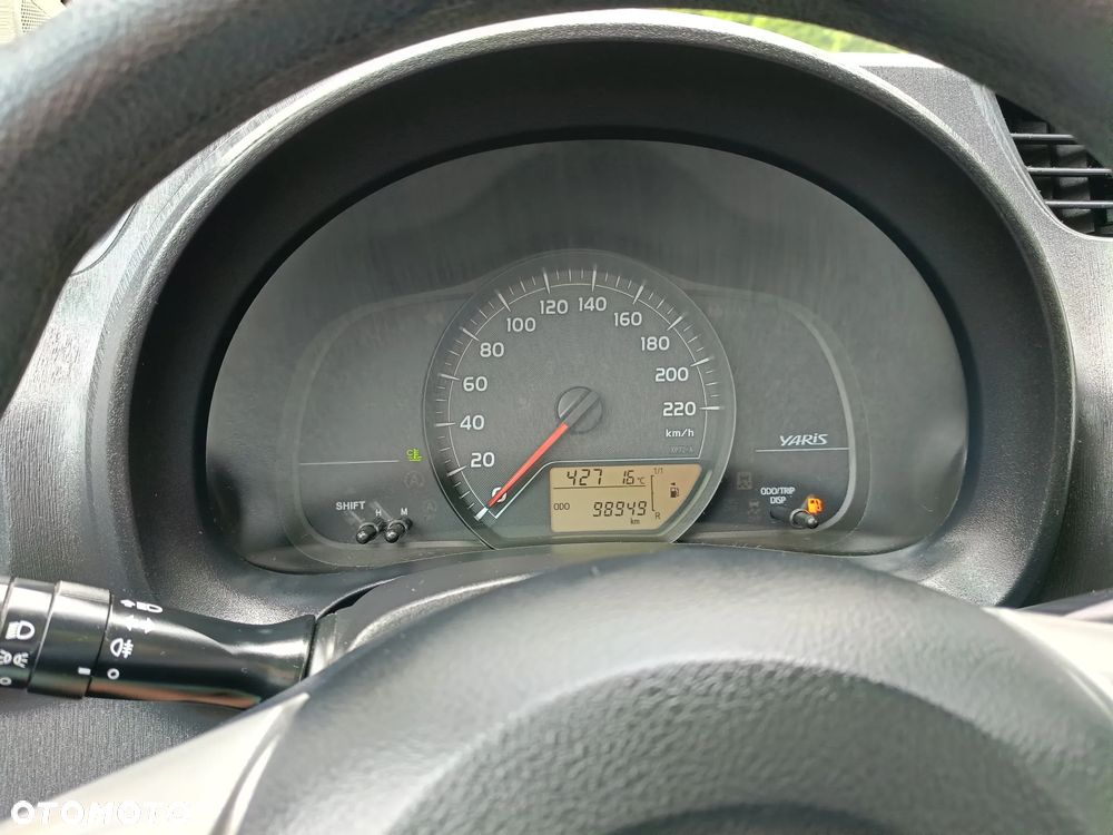 Toyota Yaris - 16