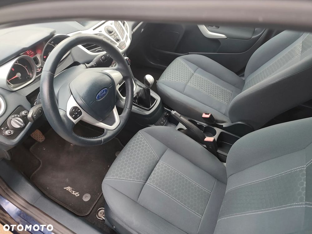 Ford Fiesta 1.6 TDCi DPF Titanium - 10