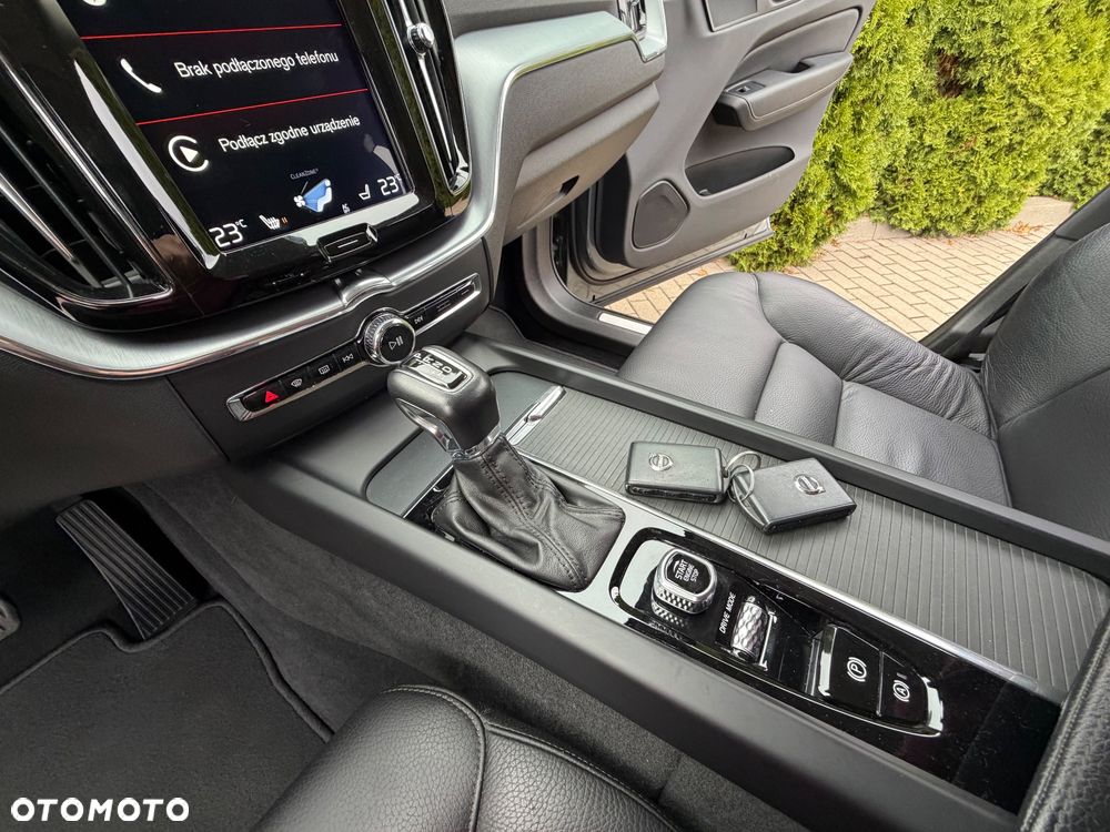 Volvo XC 60 D4 Momentum - 34