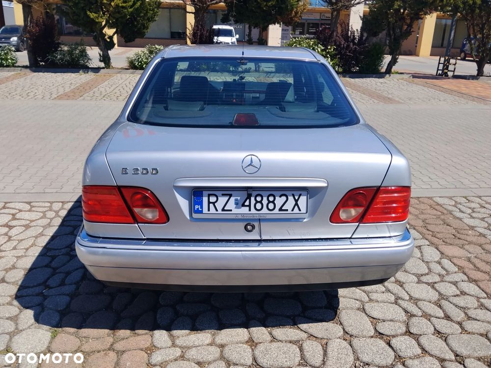 Mercedes-Benz Klasa E - 10